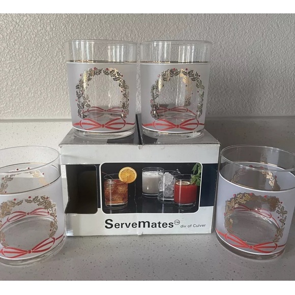 Culver Vintage Christmas Whiskey Glasses - Picture 2 of 7